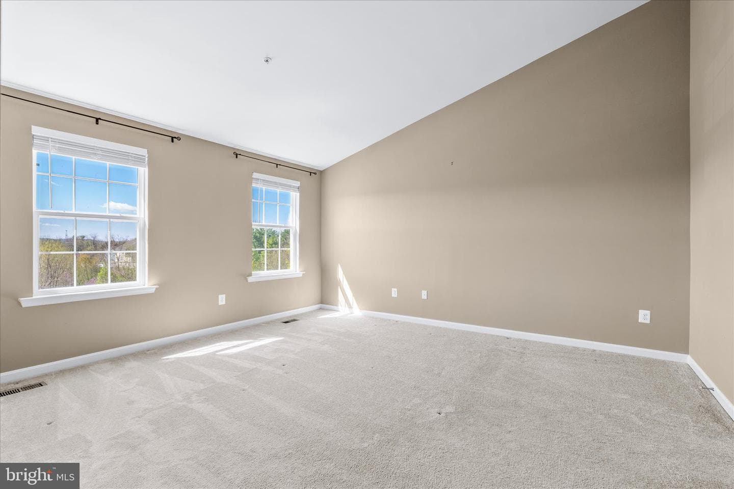 318 E Wainscot Drive photo 17