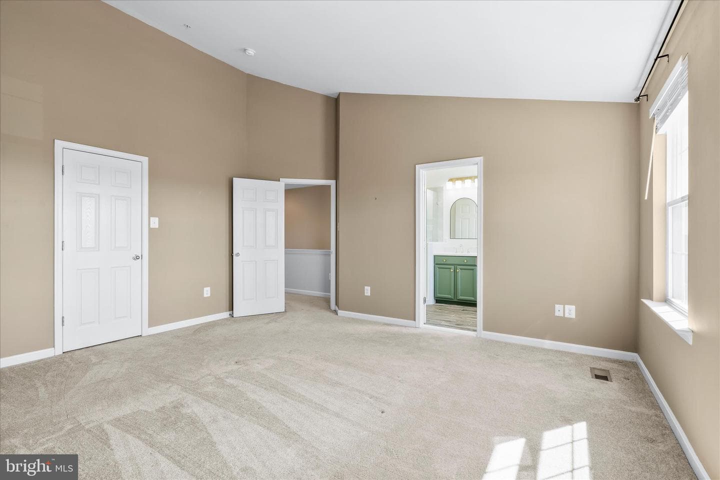 318 E Wainscot Drive photo 18