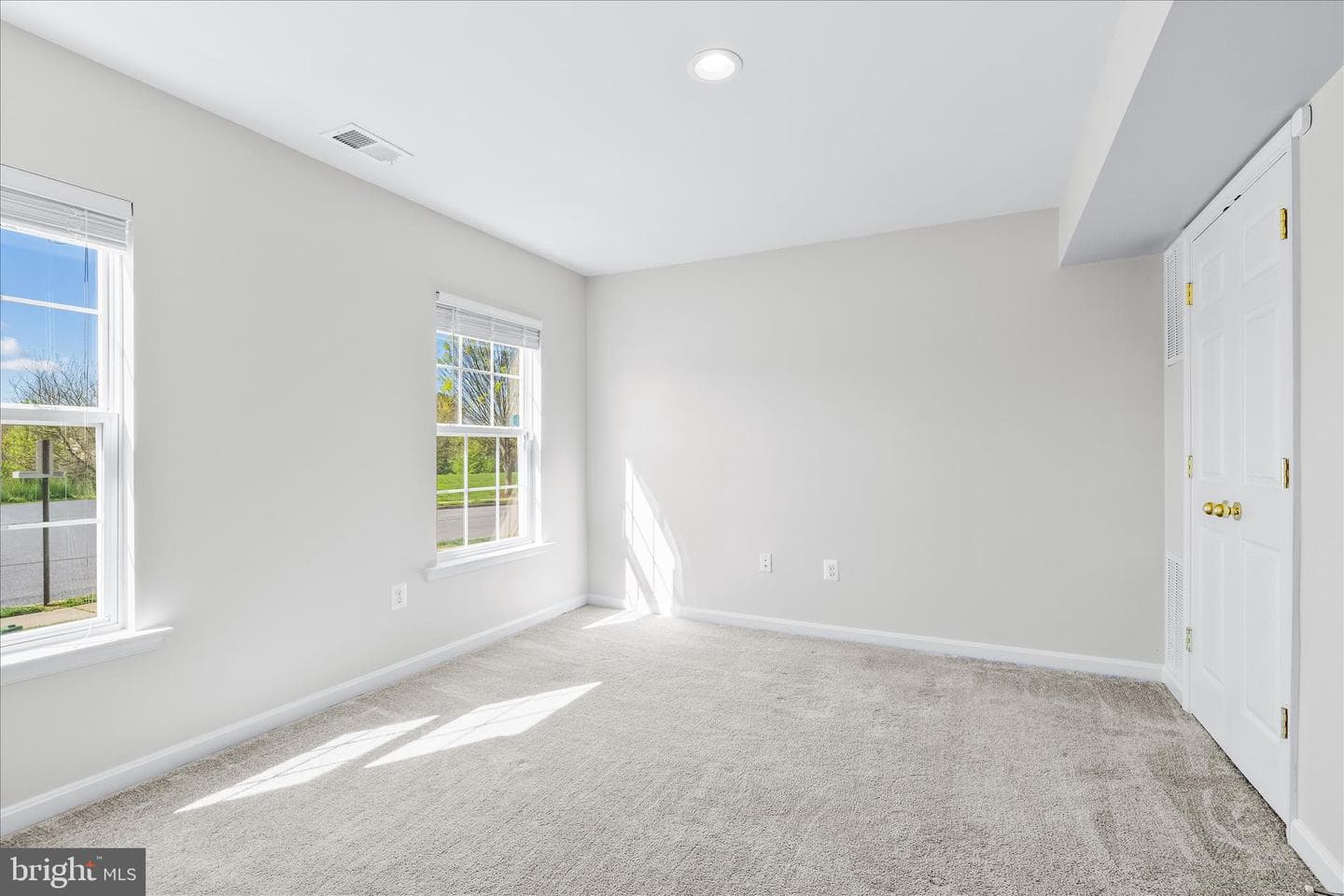 318 E Wainscot Drive photo 29