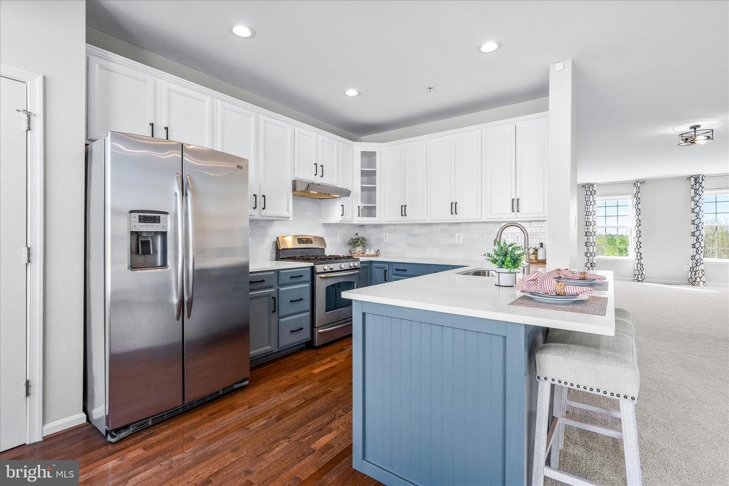 318 E Wainscot Drive photo 5
