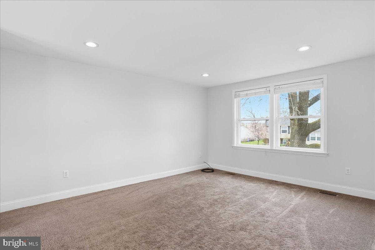 215 Challedon Drive photo 10