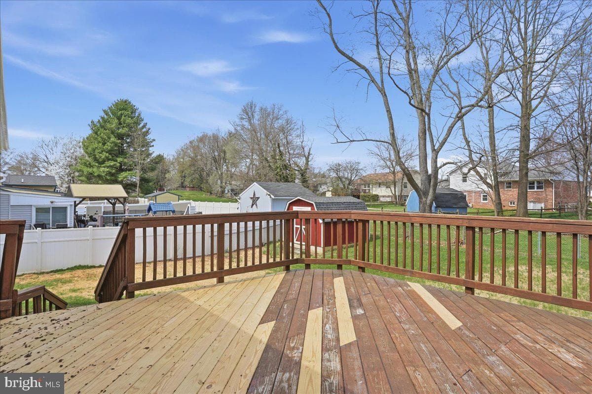 215 Challedon Drive photo 25