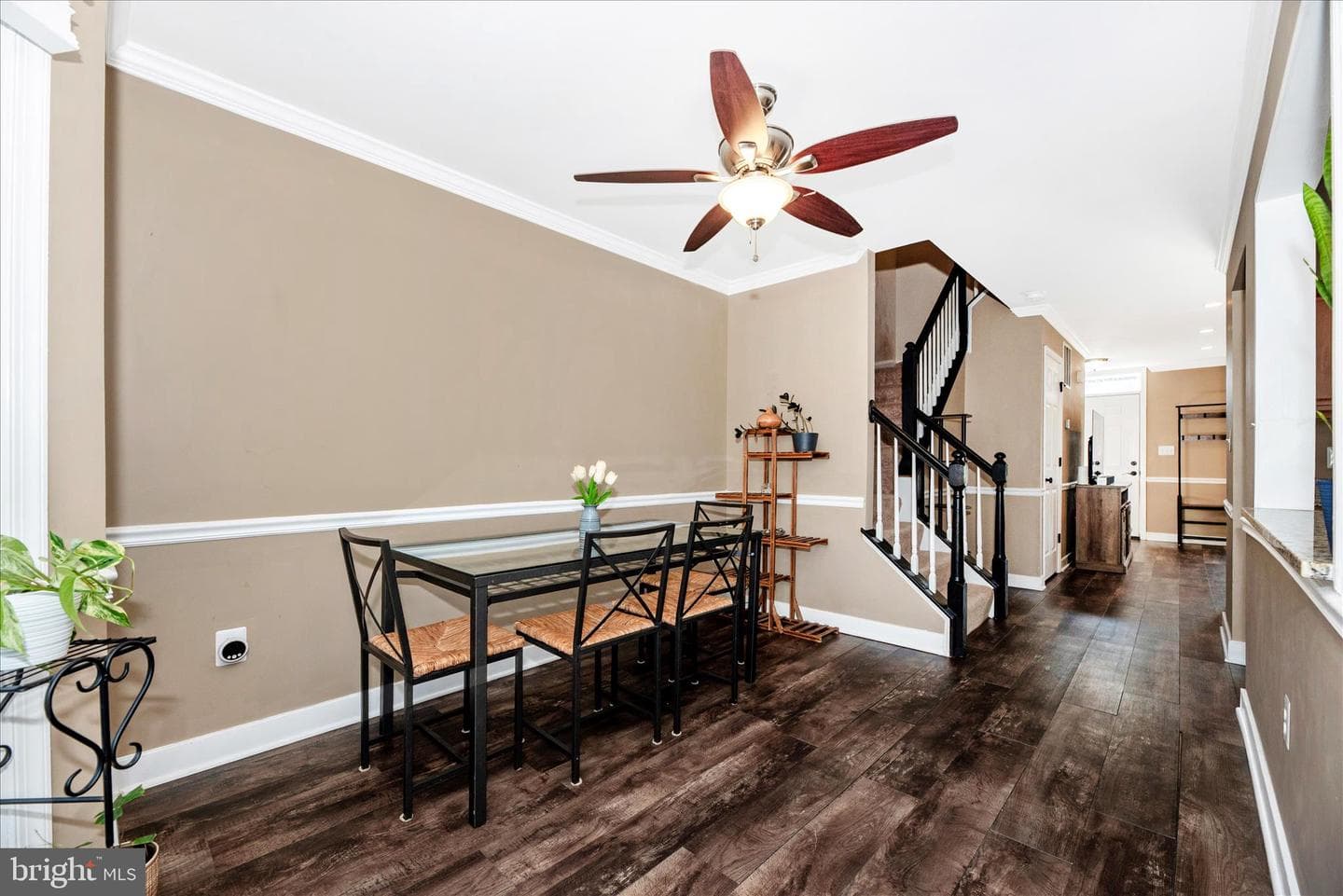 6630 Commodore Court photo 9