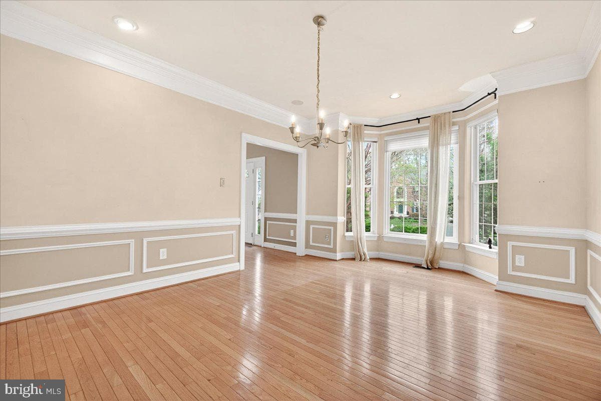3231 Winmoor Drive photo 4