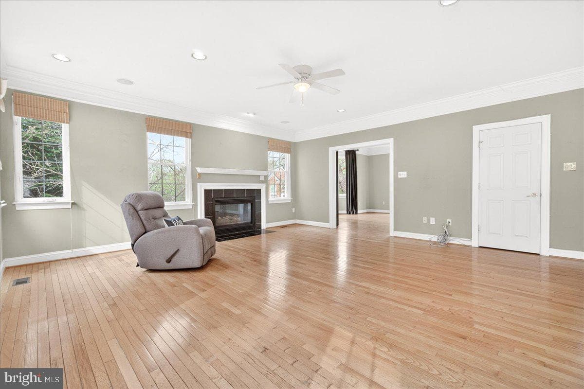 3231 Winmoor Drive photo 9
