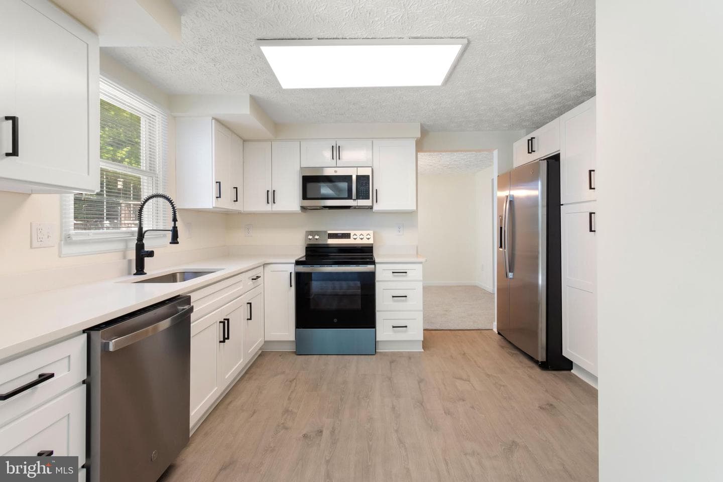 100 Albany Avenue E photo 10