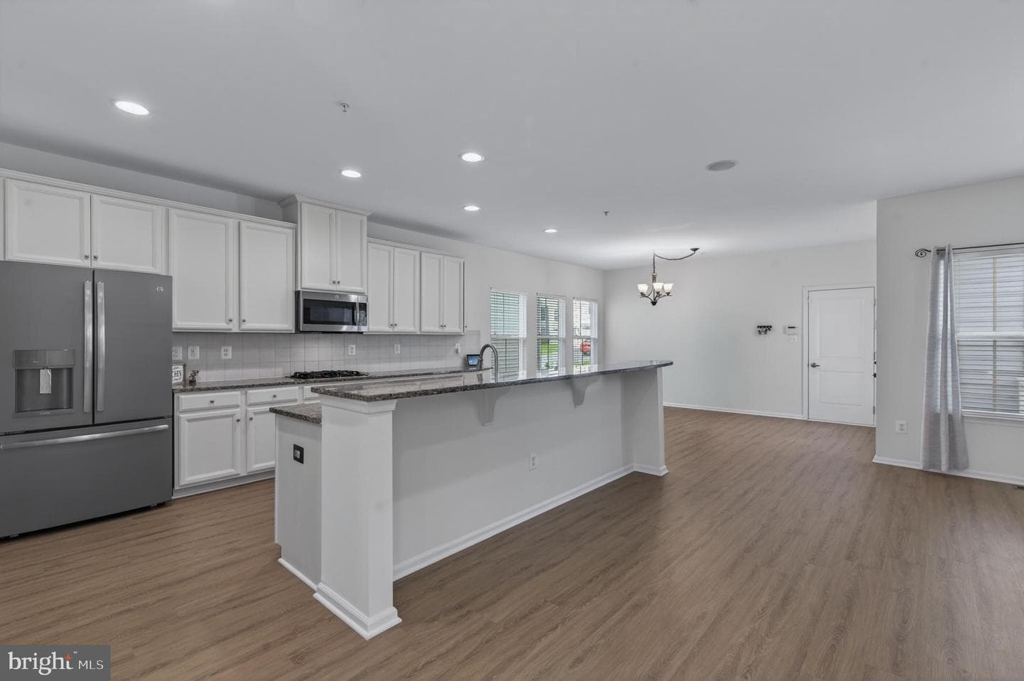 1423 Village Green Way photo 15