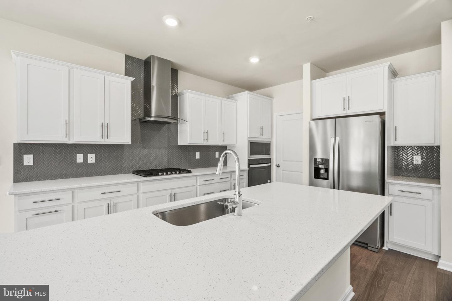 474 Ensemble Way photo 9