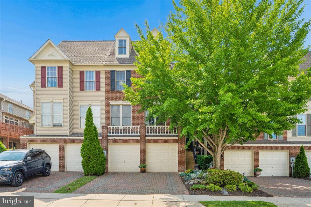 2231 Bear Den Road
