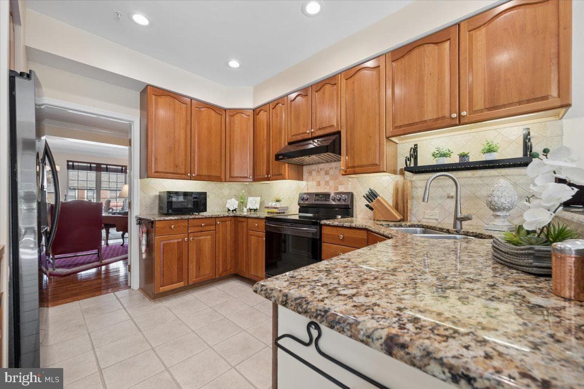 2231 Bear Den Road photo 28