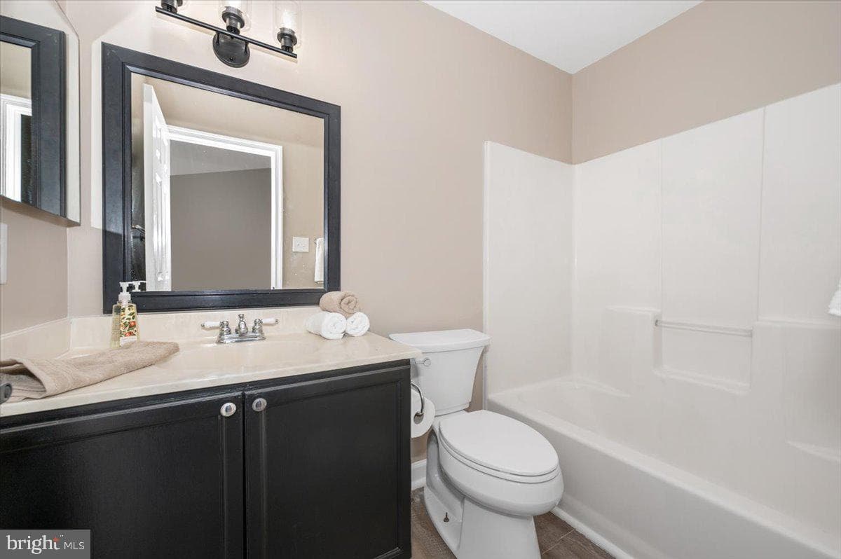 228 Heritage Court photo 31