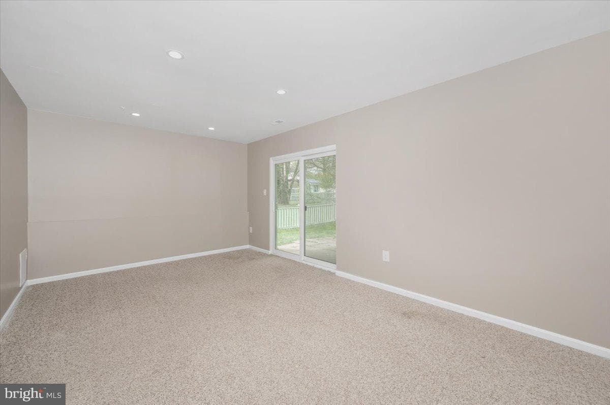 228 Heritage Court photo 40