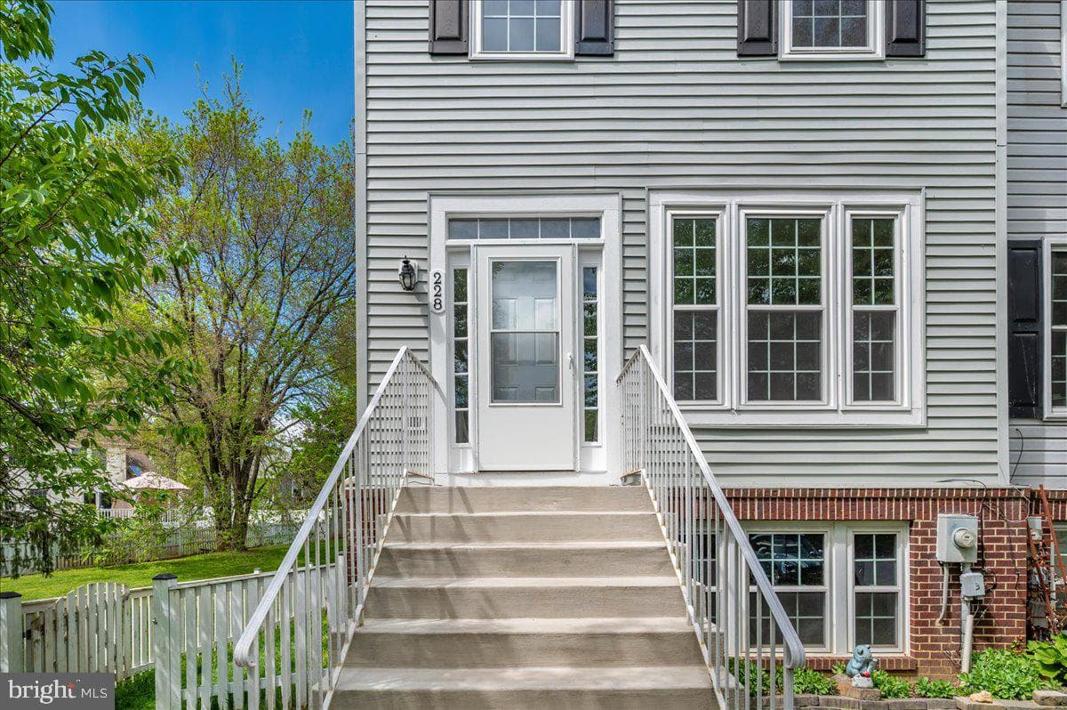 228 Heritage Court photo 58