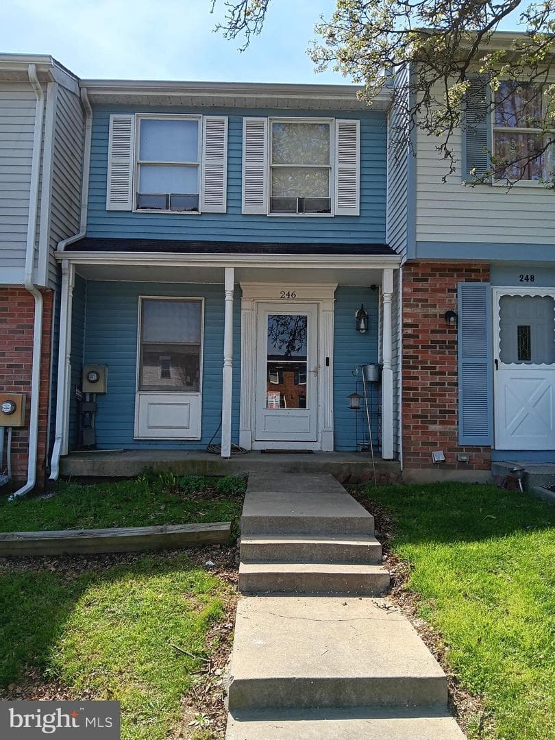 246 Canfield Terrace photo 2