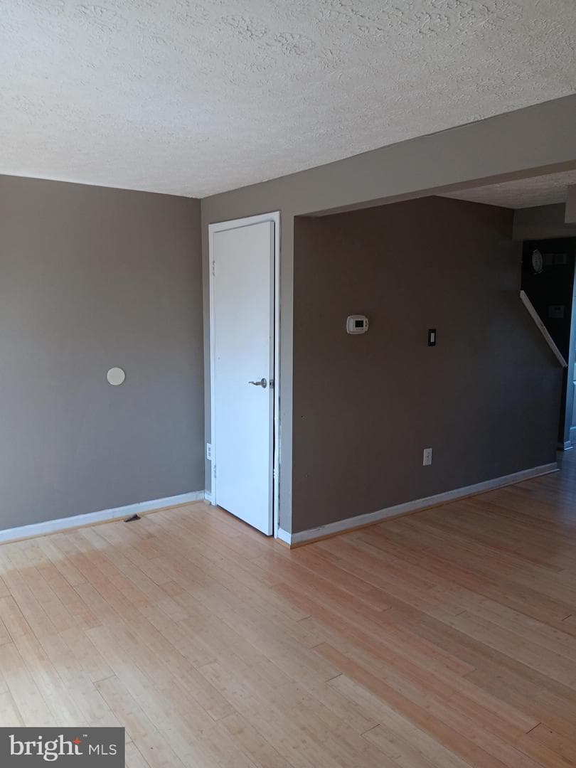 246 Canfield Terrace photo 4