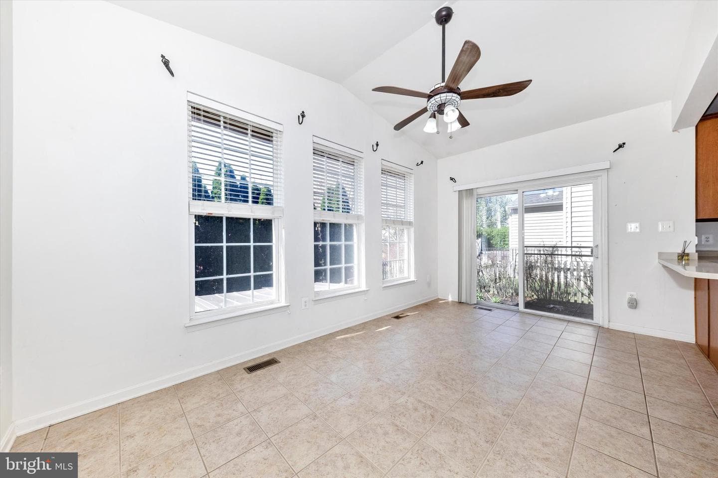 100 Sunlight Drive photo 10