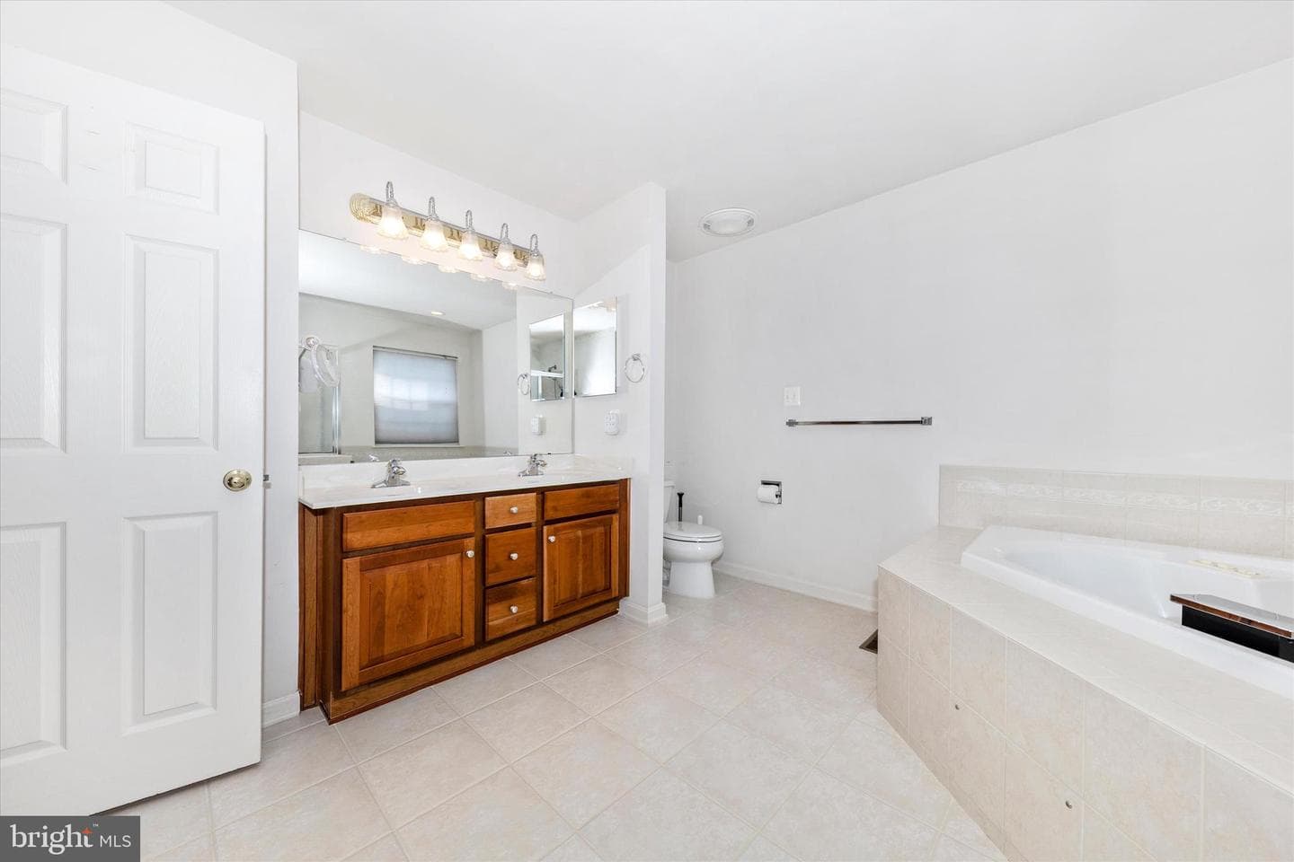100 Sunlight Drive photo 15