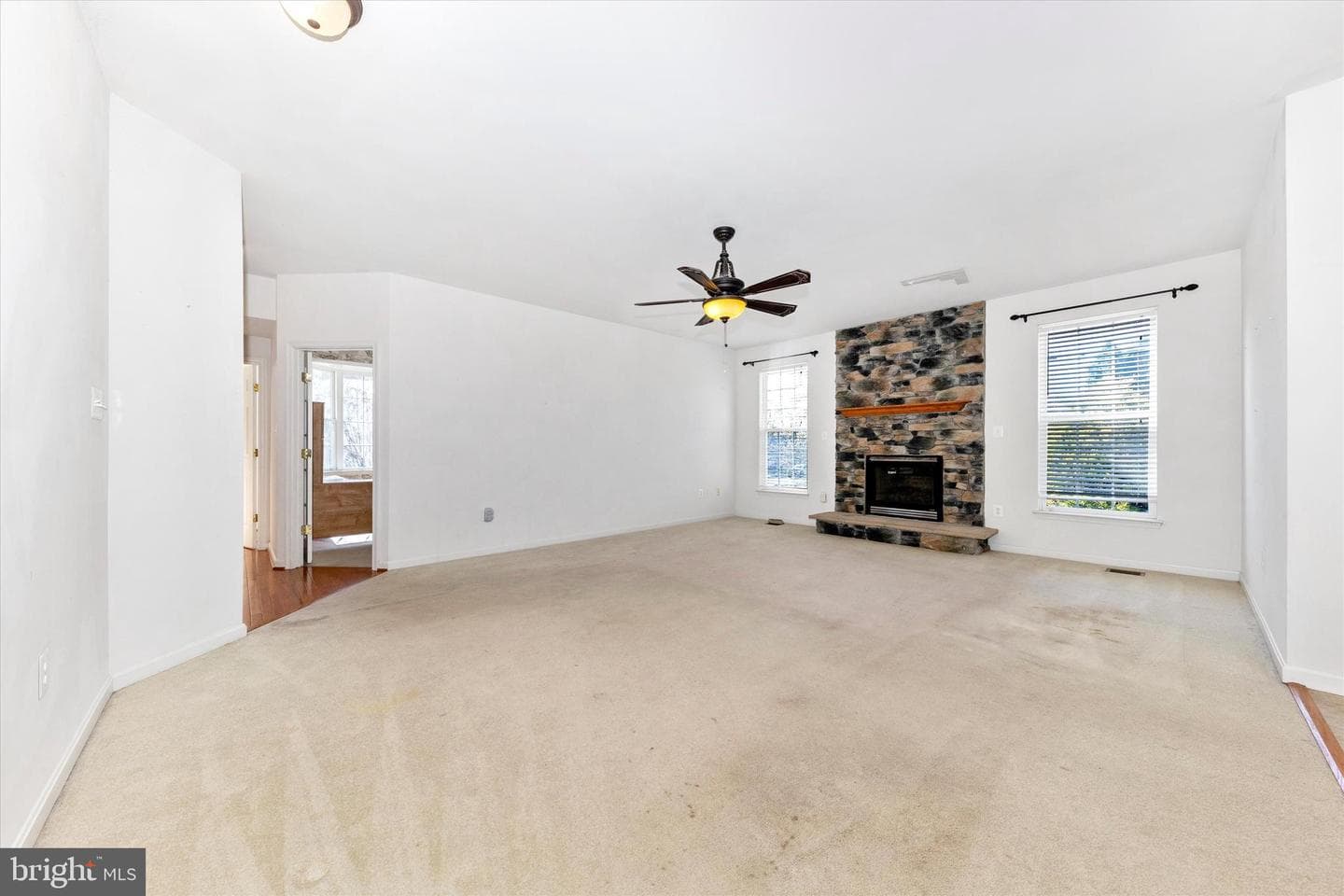 100 Sunlight Drive photo 8