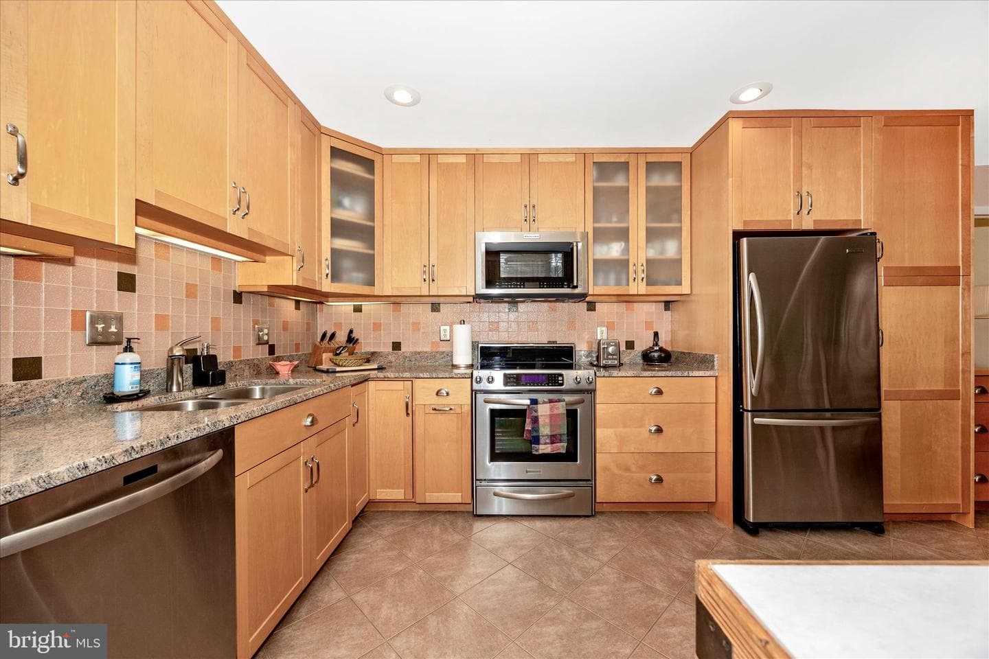 8022 Fieldstone Drive photo 9