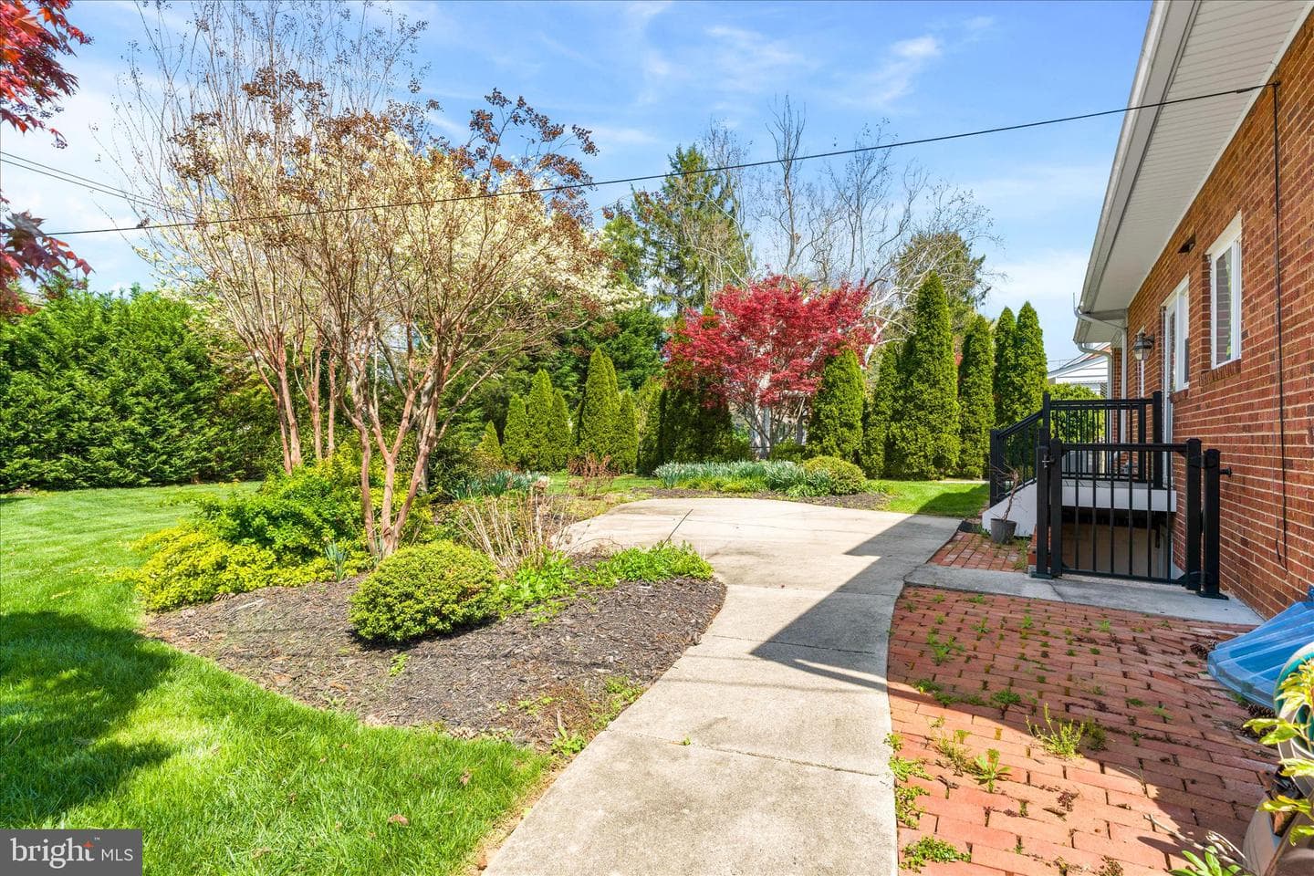 417 Biggs Avenue photo 46