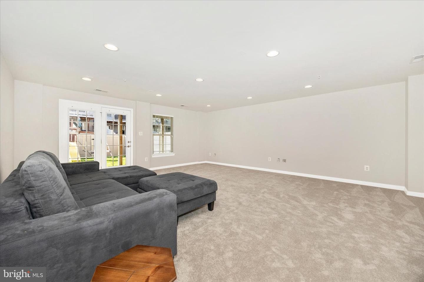 5812 Rochefort Street photo 30