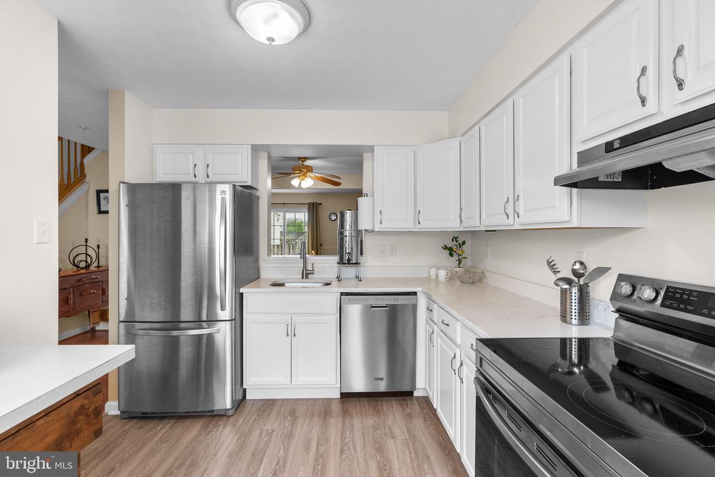 5609 Queen Anne Court photo 4