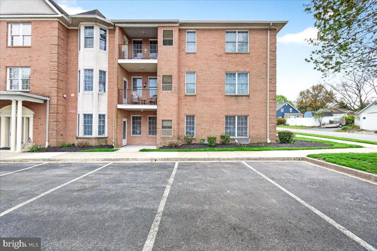 11 Rosewood Court #101 photo 2