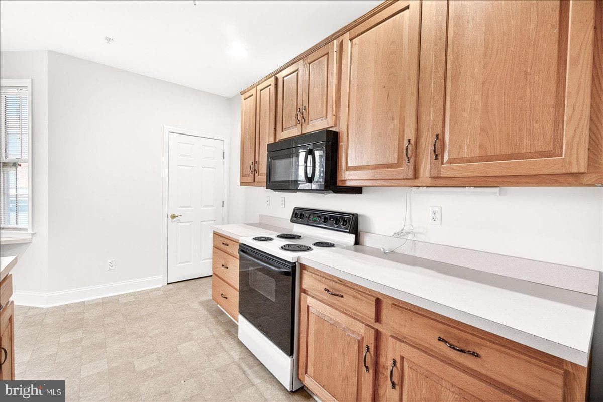 11 Rosewood Court #101 photo 8
