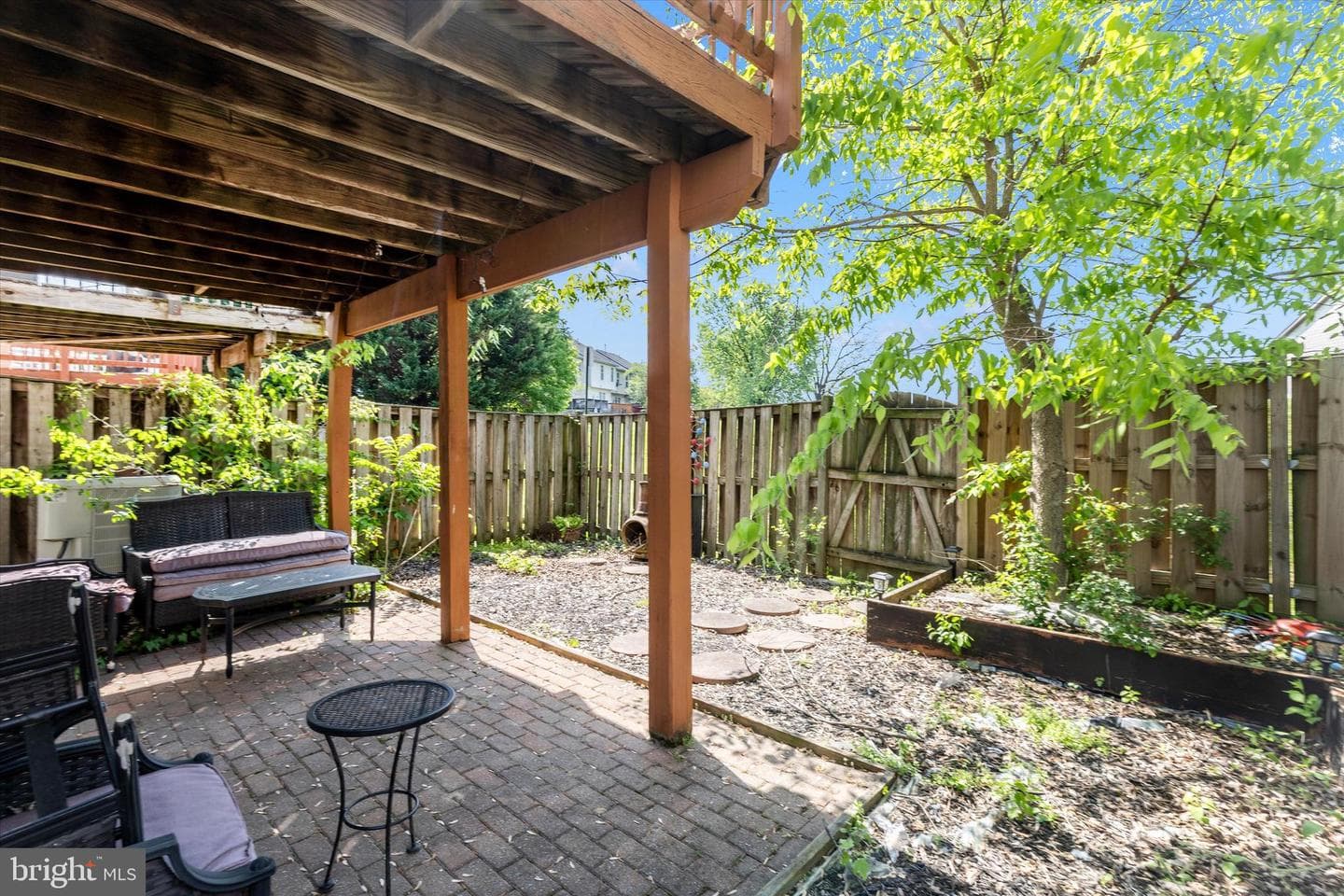 7083 Gresham Court W photo 40