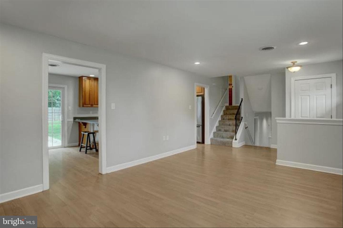 121 Albany Avenue E photo 10