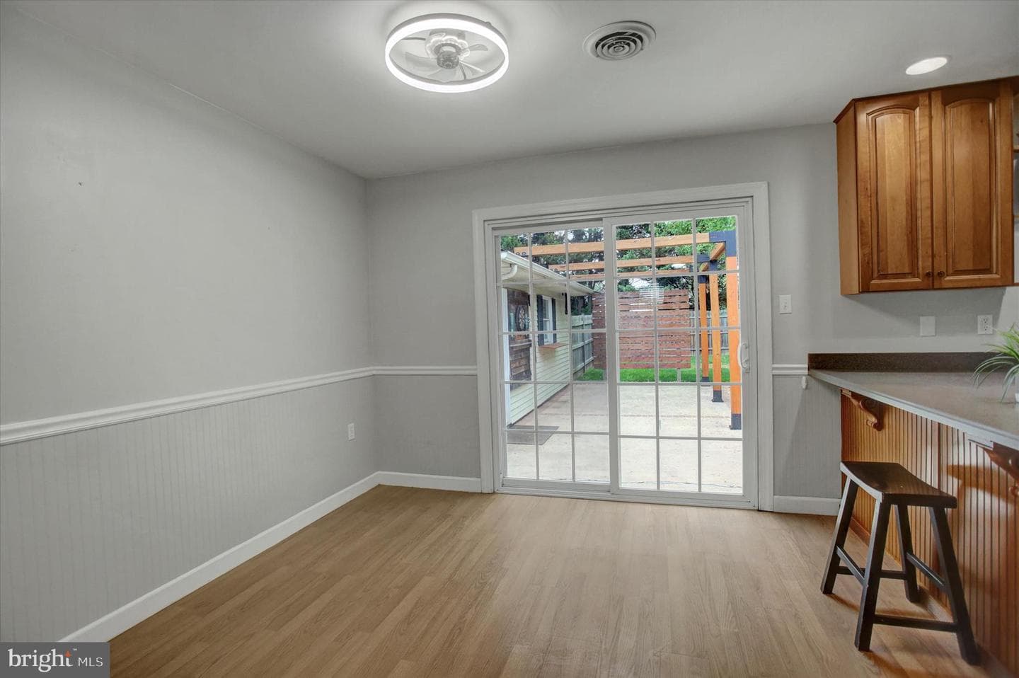 121 Albany Avenue E photo 11