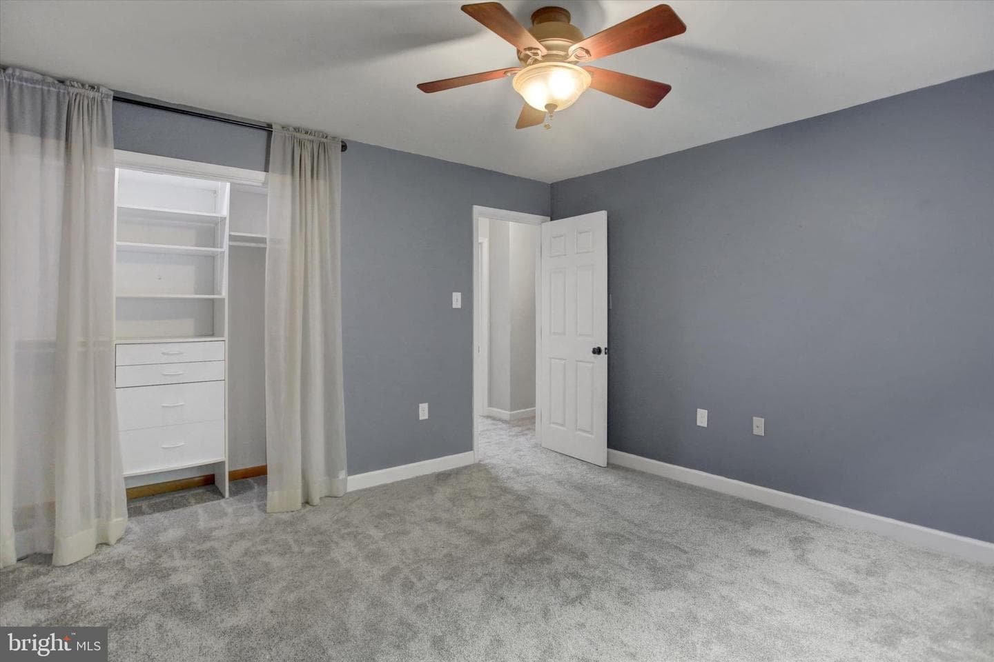 121 Albany Avenue E photo 28