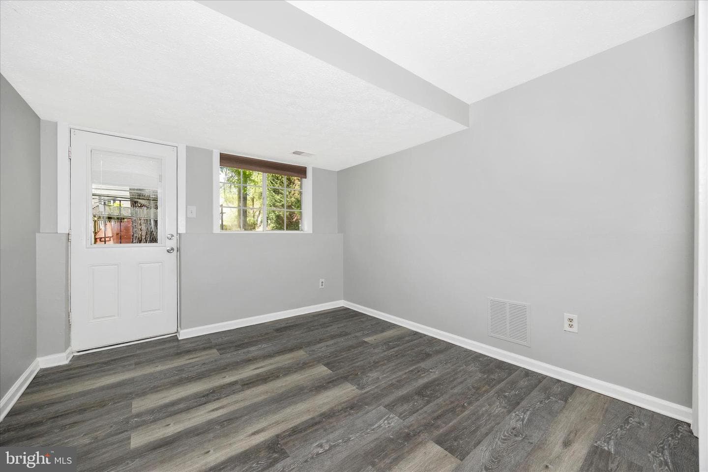 101 Andover Court photo 16