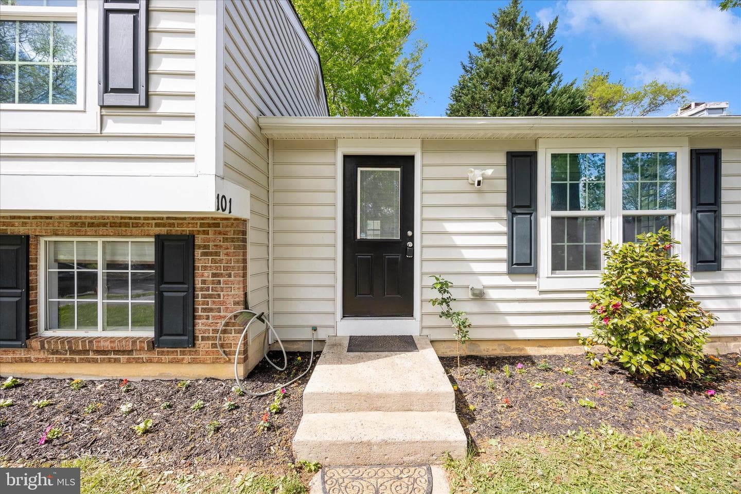 101 Andover Court photo 2