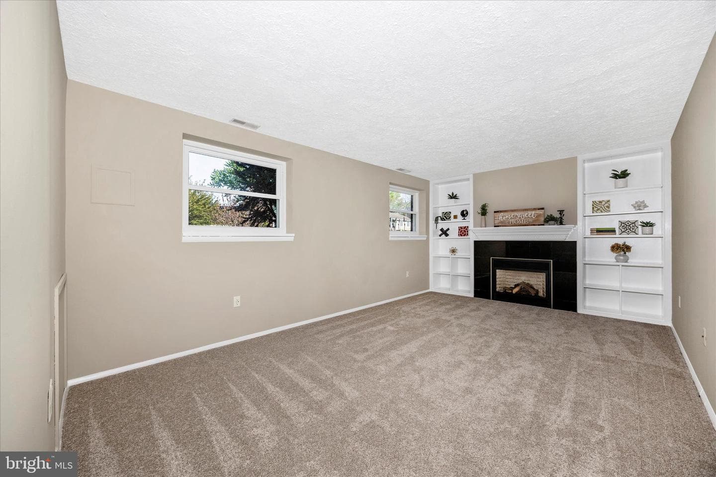 233 Diamond Drive photo 17