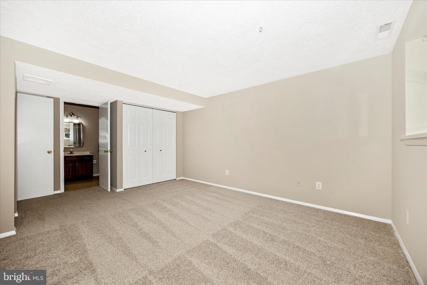 233 Diamond Drive photo 21