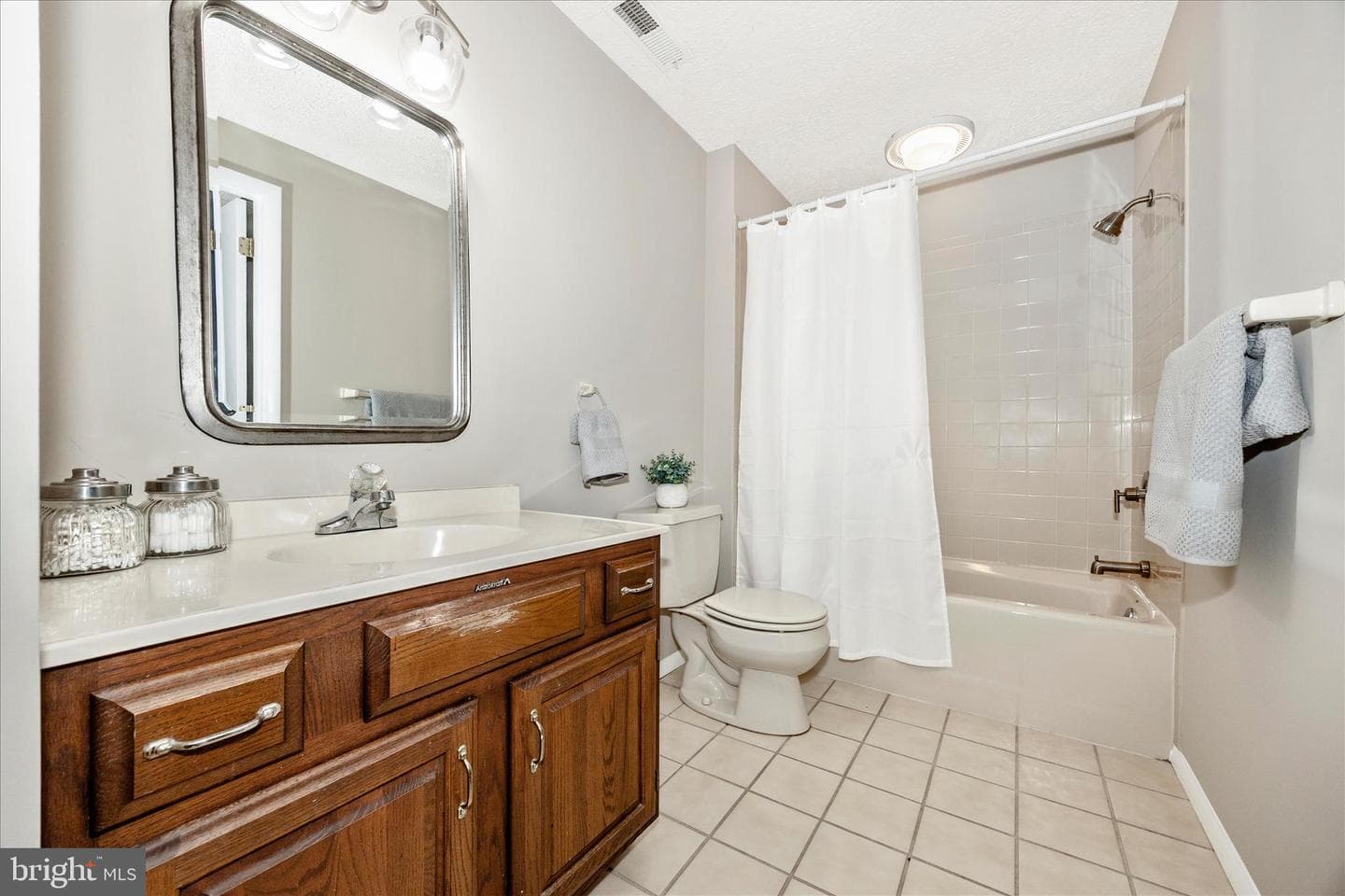 233 Diamond Drive photo 22