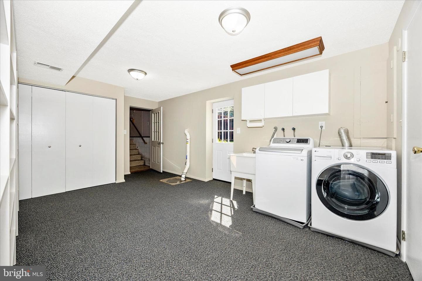 233 Diamond Drive photo 24