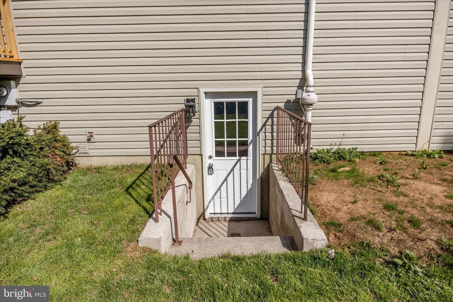 233 Diamond Drive photo 34