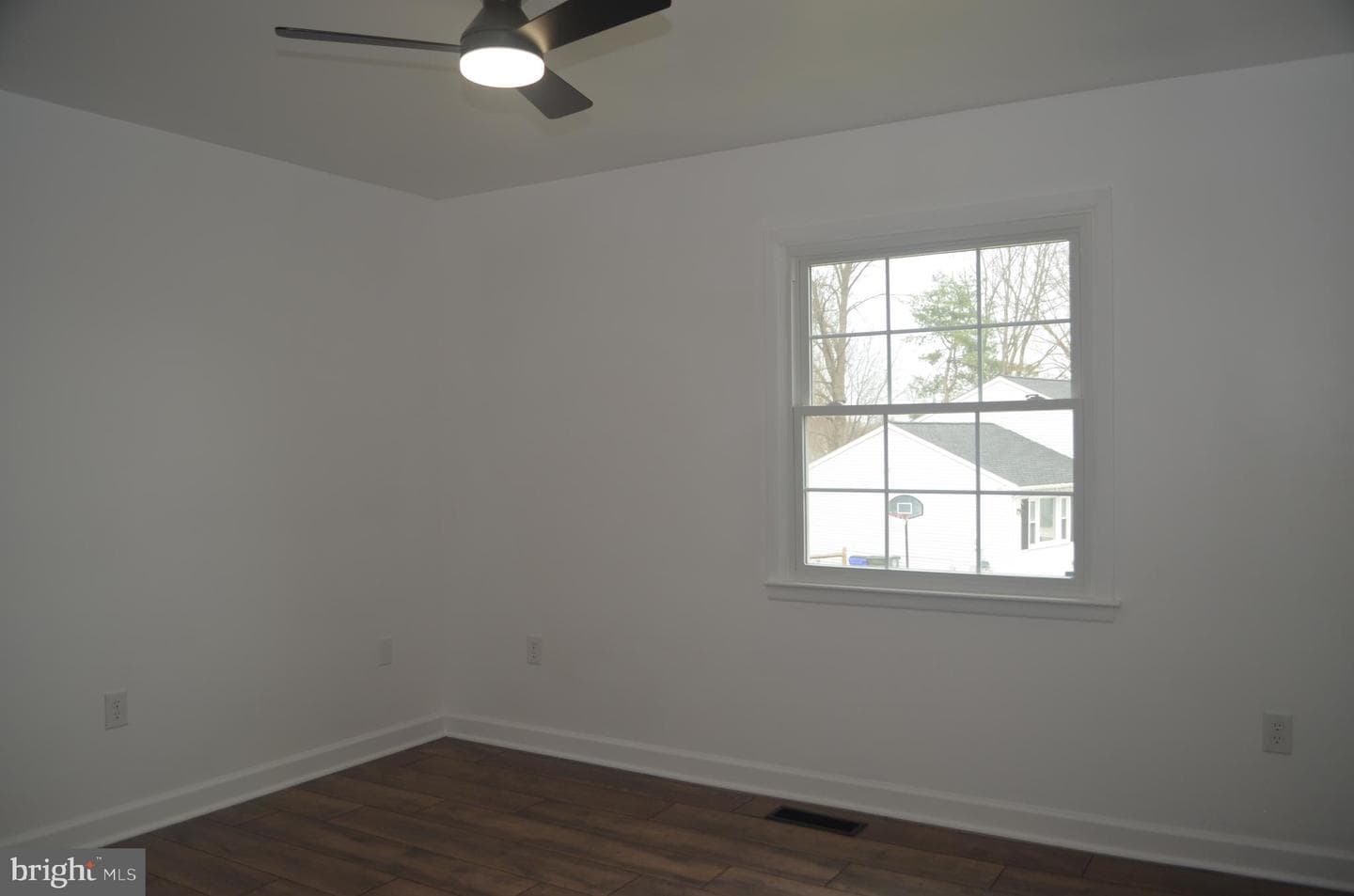 267 Longford Court photo 13