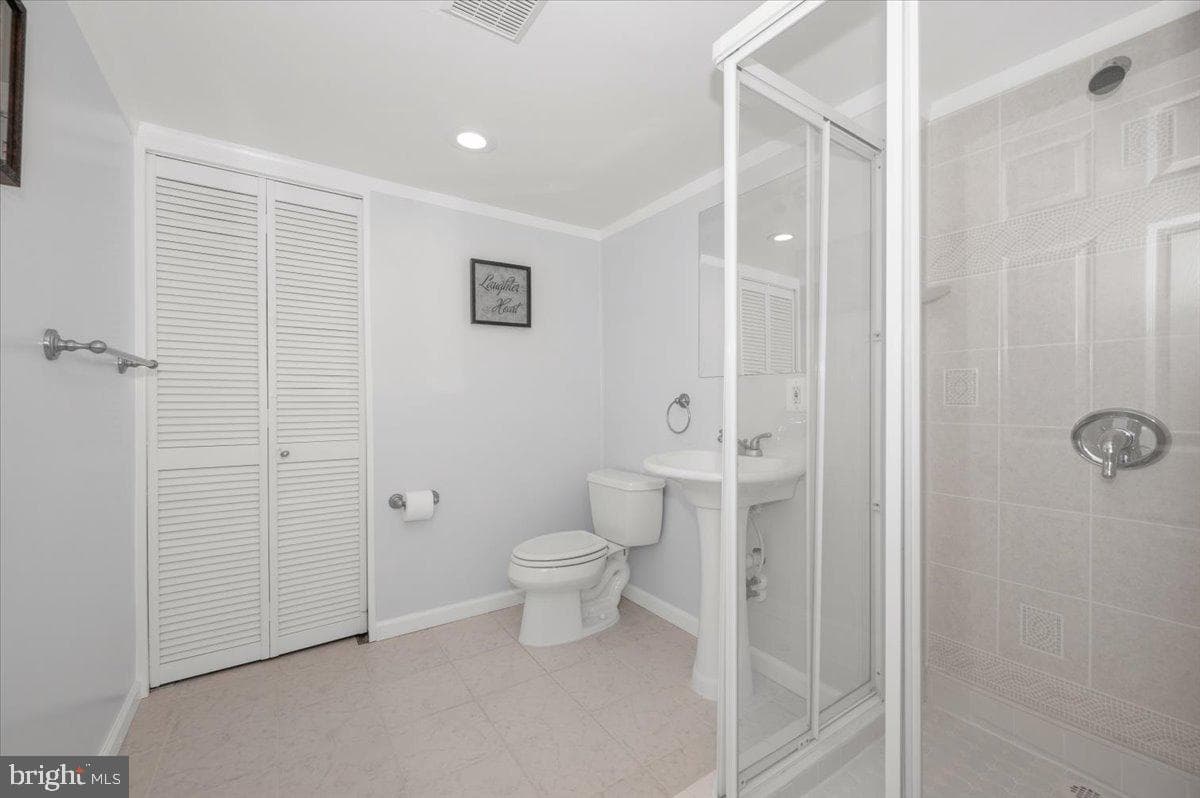 9718 Fleetwood Way photo 17