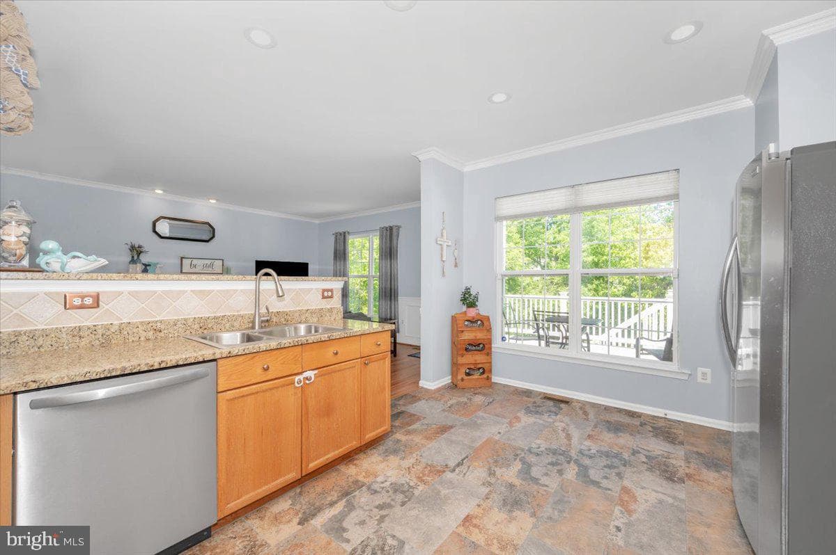 9718 Fleetwood Way photo 8