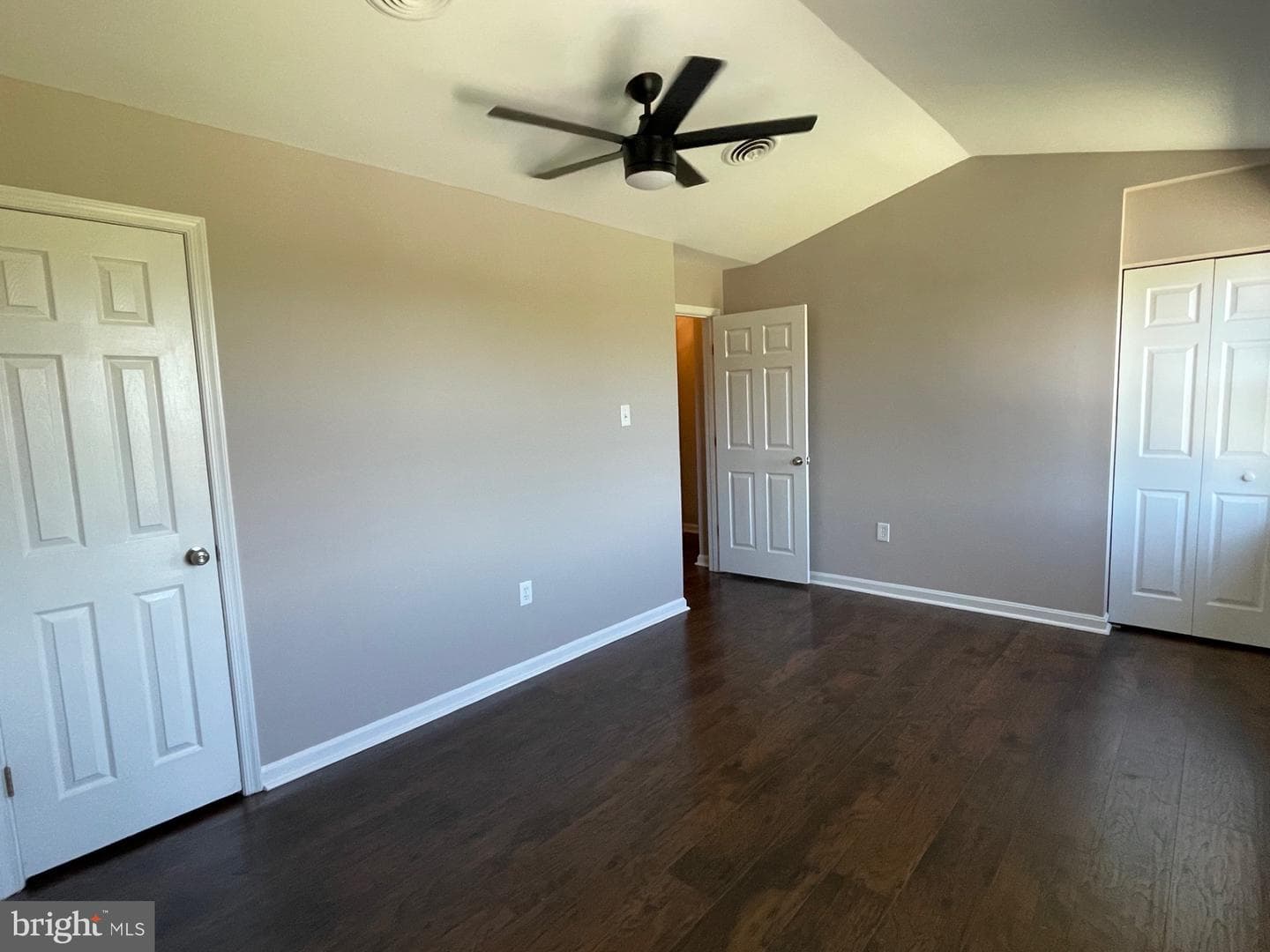 6611 E Beach Drive photo 10