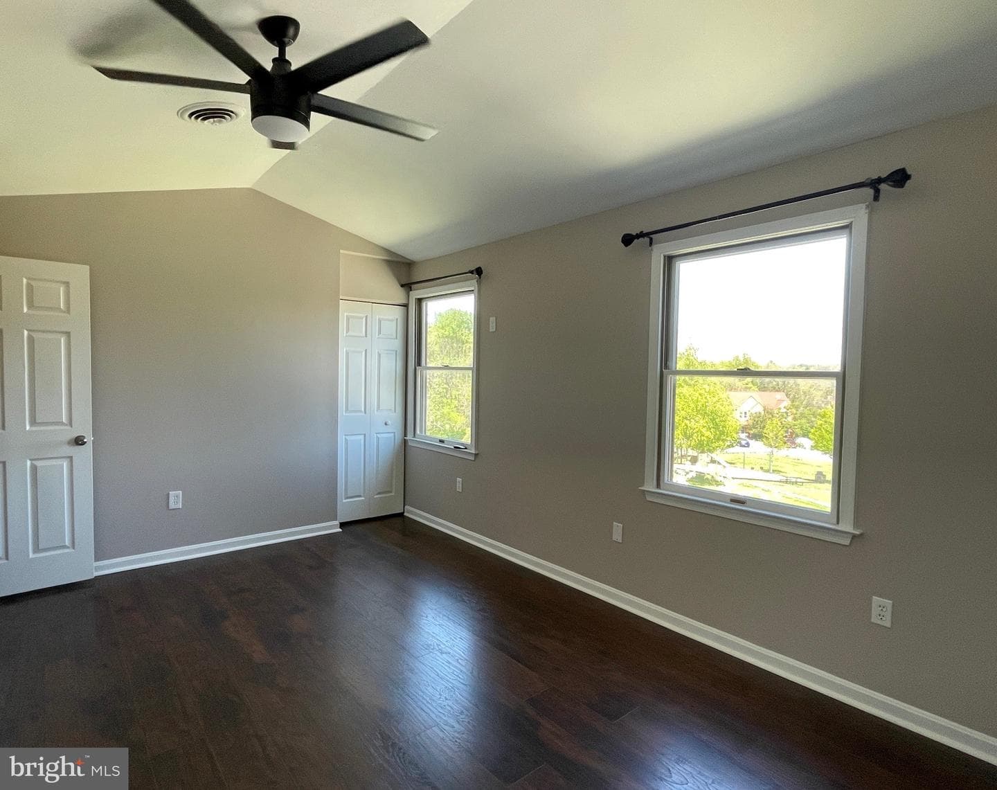 6611 E Beach Drive photo 9