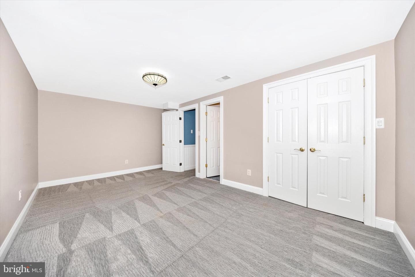 803 Apache Court photo 31