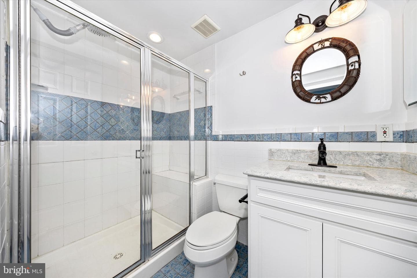 803 Apache Court photo 32