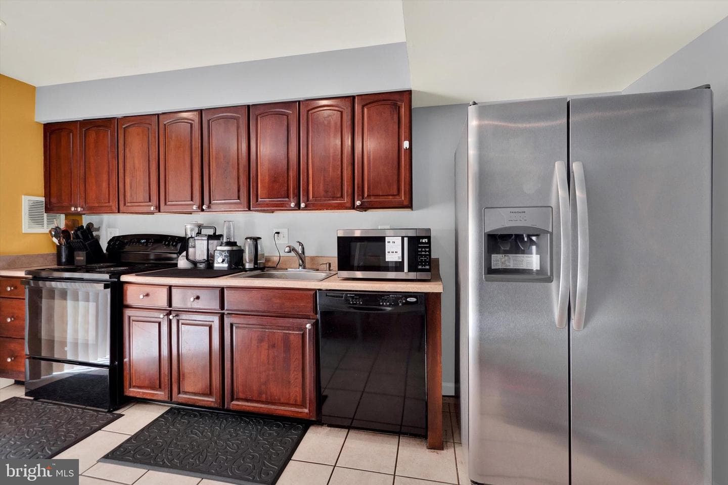 1112 Providence Court photo 4