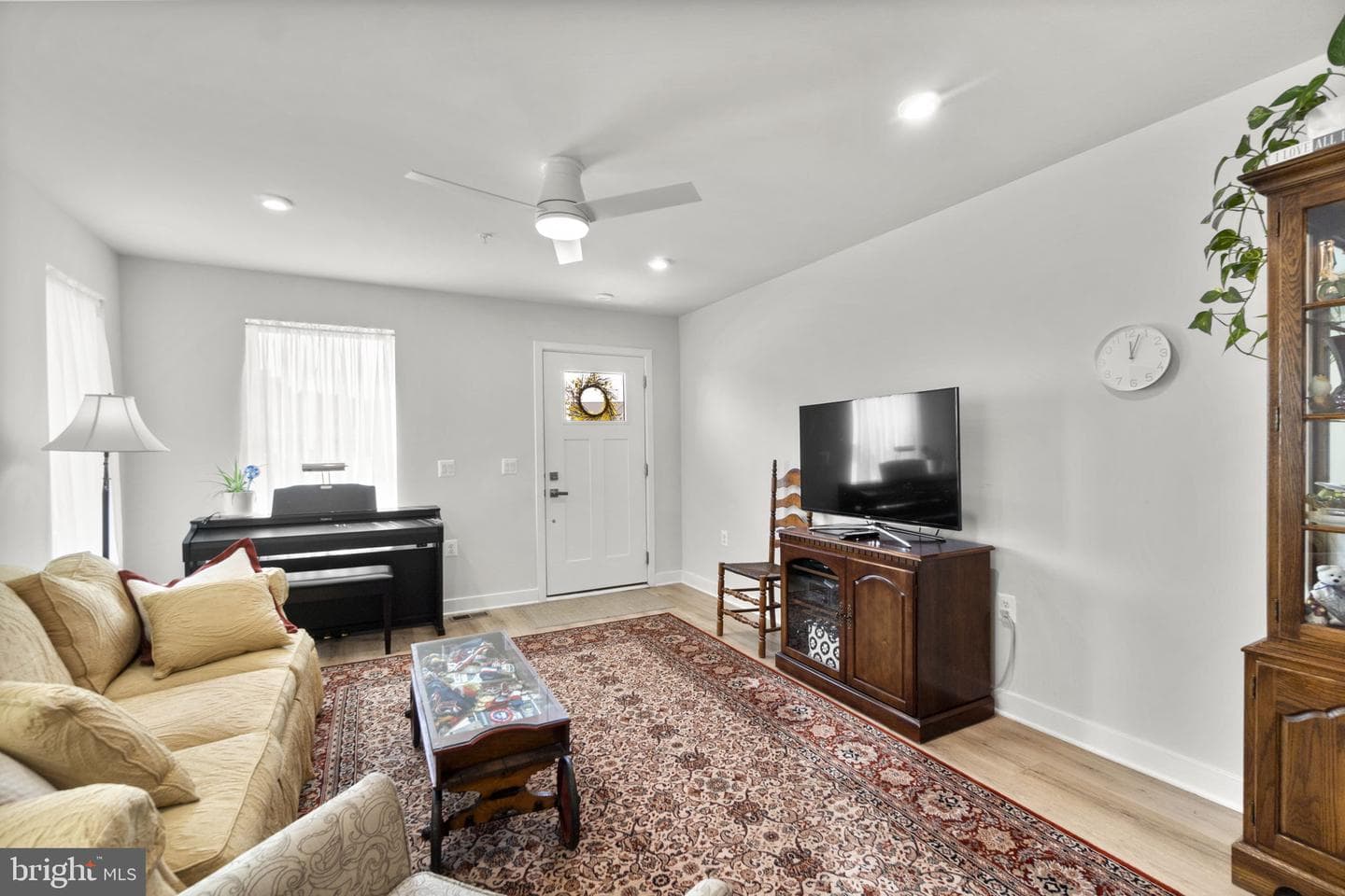 2472 Silver Leaf Drive photo 5
