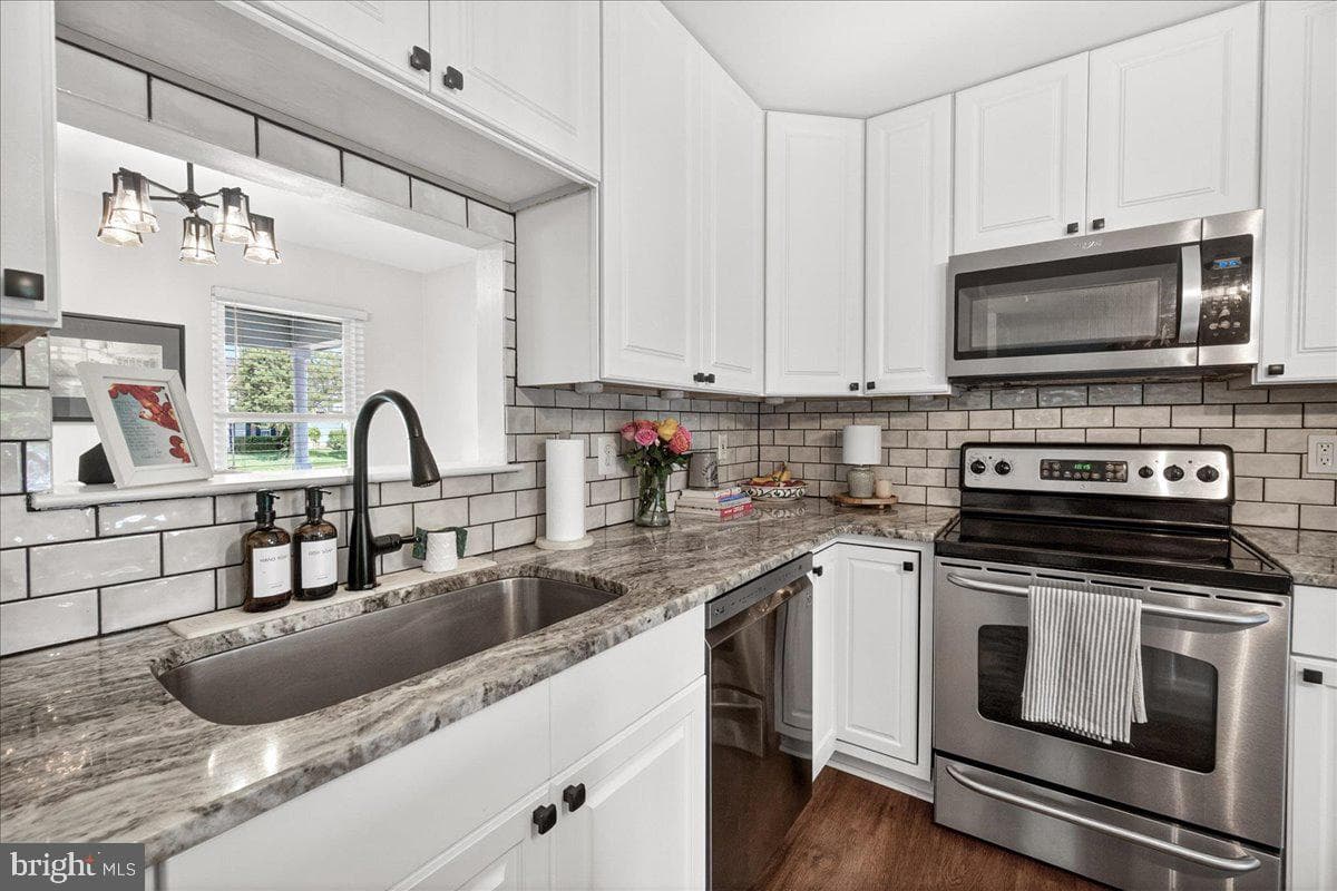 98 Pleasonton Court photo 16