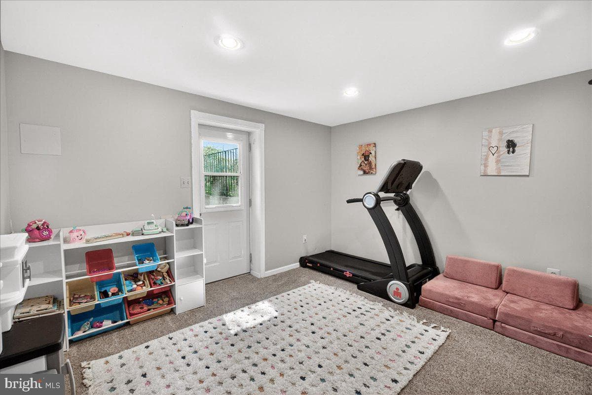 98 Pleasonton Court photo 22
